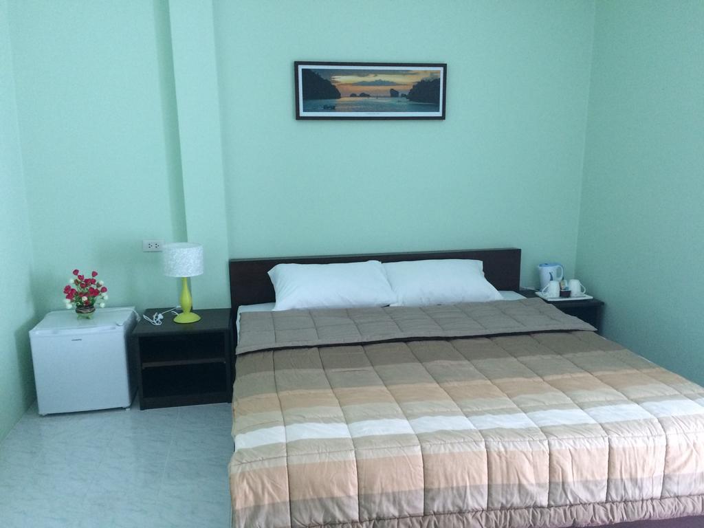 Apartamento Am House Klong Muang Beach Exterior foto