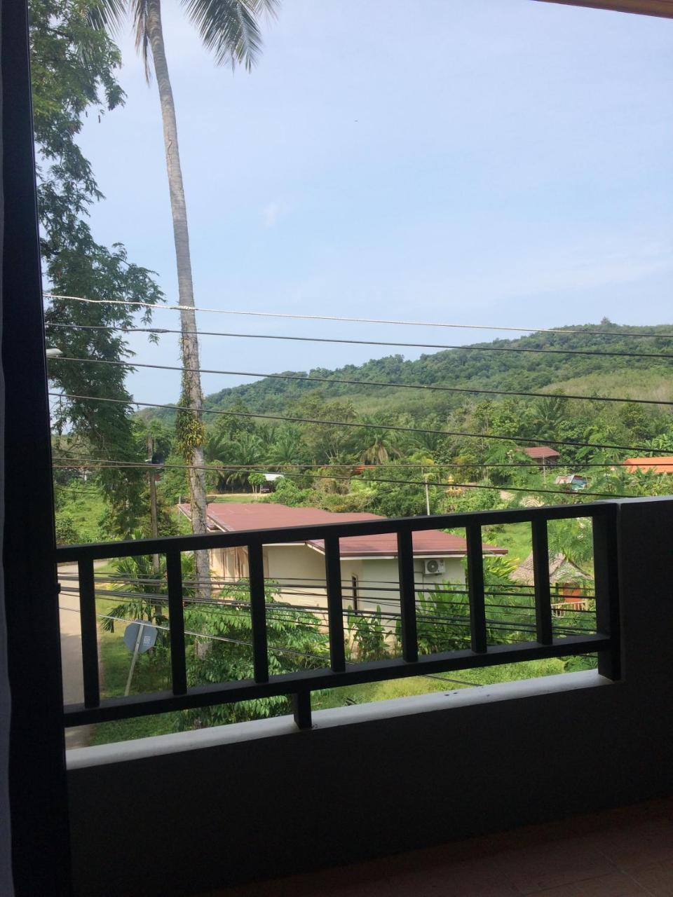 Apartamento Am House Klong Muang Beach Exterior foto
